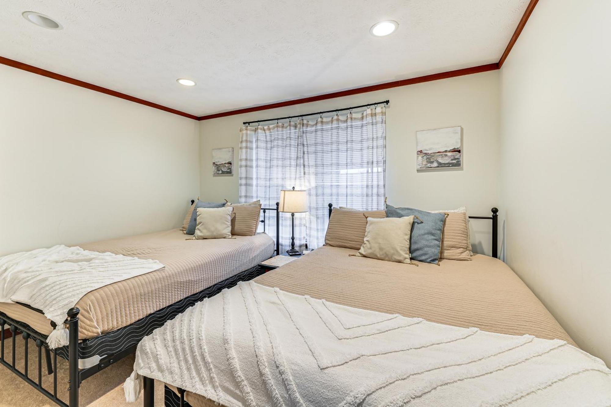 Вилла Williamstown Gem With Private Pool And Hot Tub! Экстерьер фото